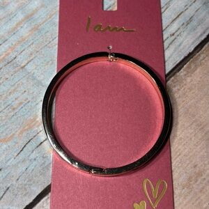 New I Am Gold Tone Hinged Bangle Bracelet - Gold Red Heart Design
